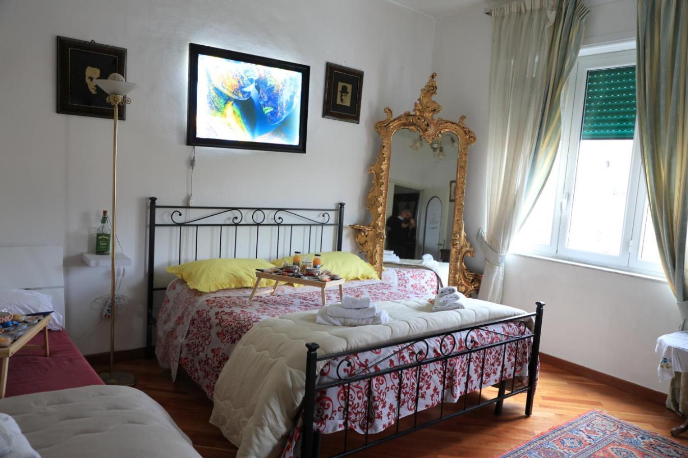 Bernadette Bed & Breakfast เนเปิลส์ ภายนอก รูปภาพ